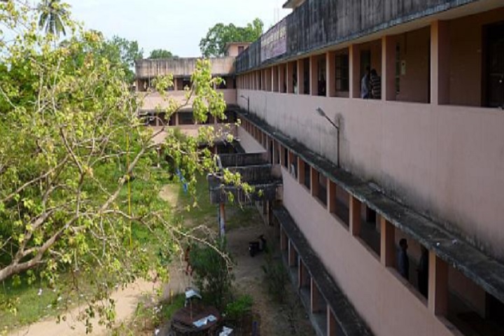 https://cache.careers360.mobi/media/colleges/social-media/media-gallery/16316/2019/7/23/Campus View of Baby John Memorial Government College Chavara_Campus-View.jpg